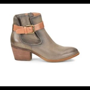 COMFORTIVA ✨NIB✨KAREN -PALE OLIVE/WHISKEY